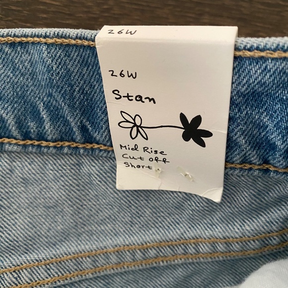 Mid Rise Shorts - Picture 4 of 5